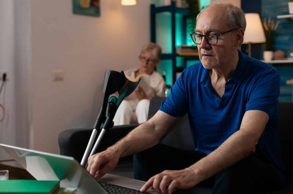 Quels sont les meilleurs étirements pour les musiciens pour prévenir les douleurs liées à la pratique ?